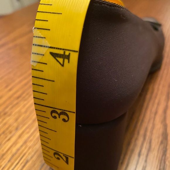 Bruno Magli silk satin classic block heel pumps - Picture 9 of 10